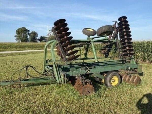 JOHN DEERE 235 For Sale