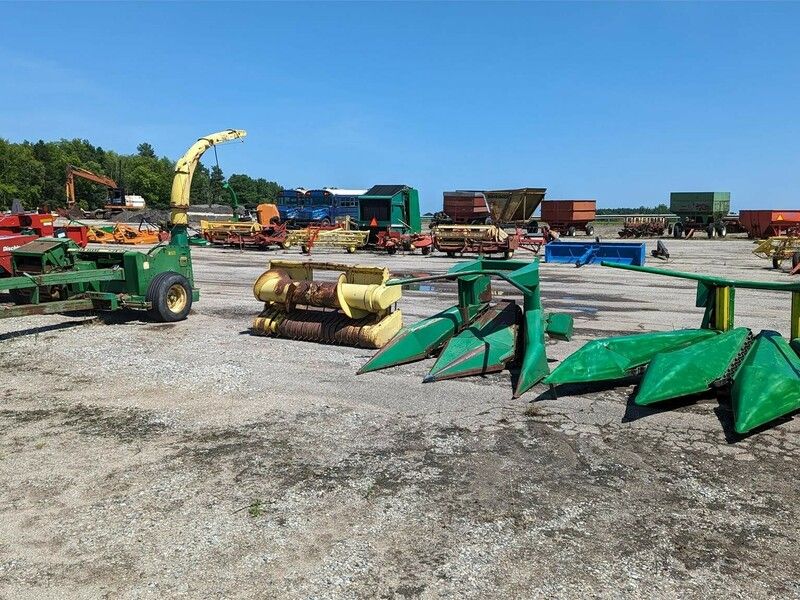 Used JOHN DEERE 3970 For Sale in New Haven Michigan