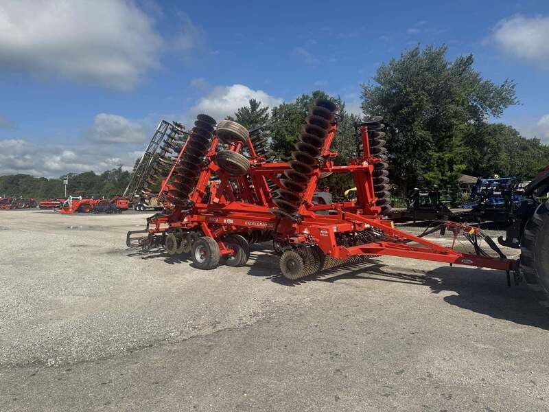 Used KRAUSE EXCELERATOR 8000 For Sale in Watseka Illinois