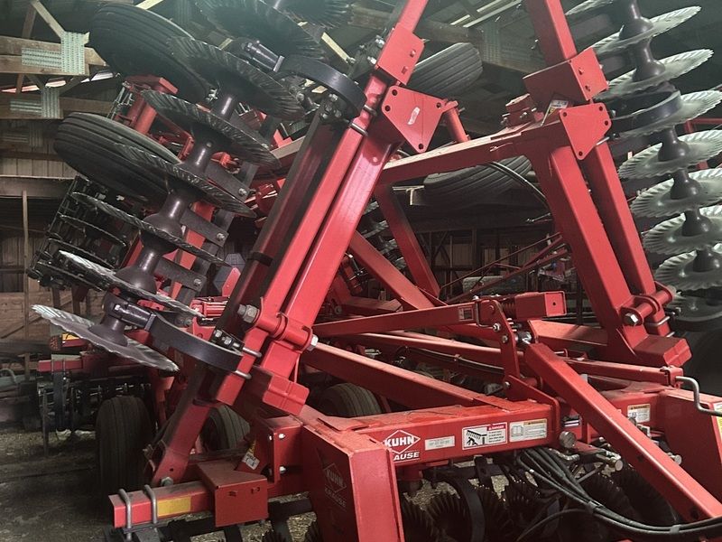 Used KUHN 8005 For Sale in Cresco Iowa