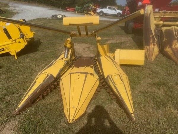 Used NEW HOLLAND 824 For Sale in Lexington Kentucky