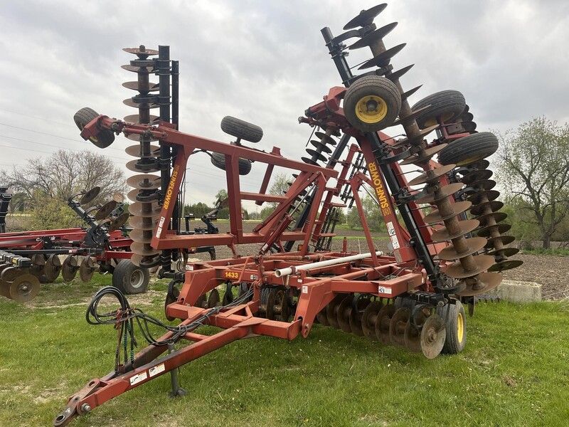 Used SUNFLOWER 1433-35 For Sale in Janesville Wisconsin